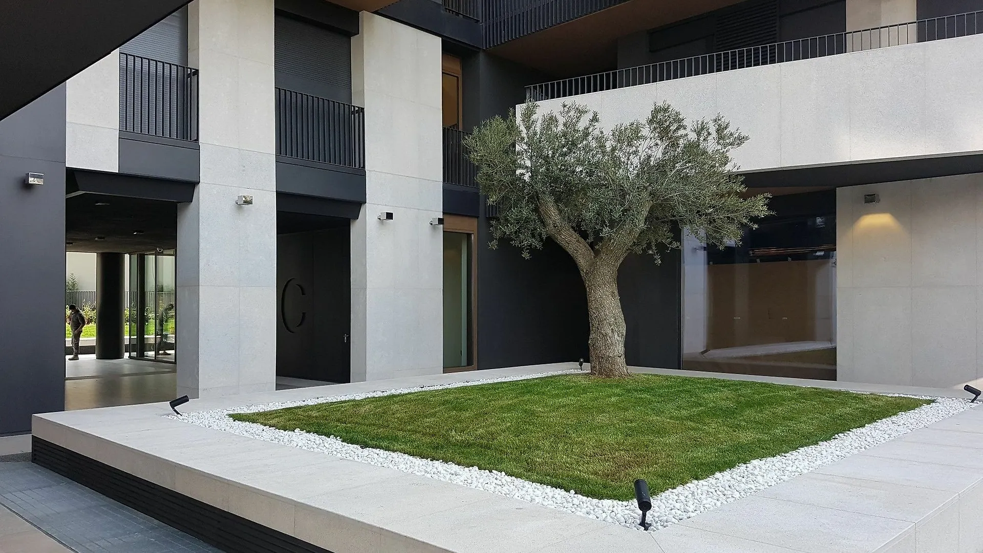 Viale Severino Boezio 20 Milan